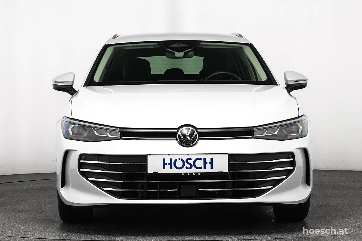 Volkswagen Passat 2025 photo 2