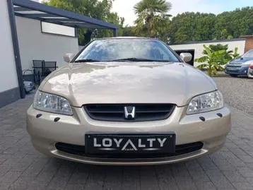Honda Accord 2000 photo 3