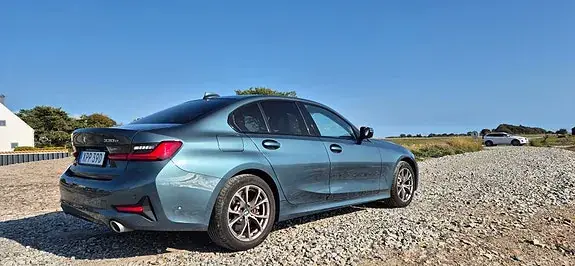 BMW 330E 2021 photo 2
