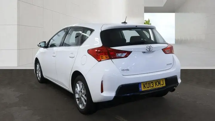 Toyota Auris 2013 photo 4