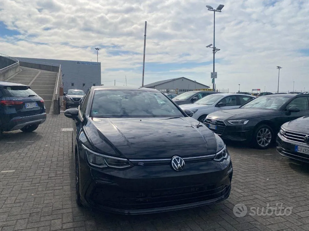 Volkswagen Golf 2024 photo 5