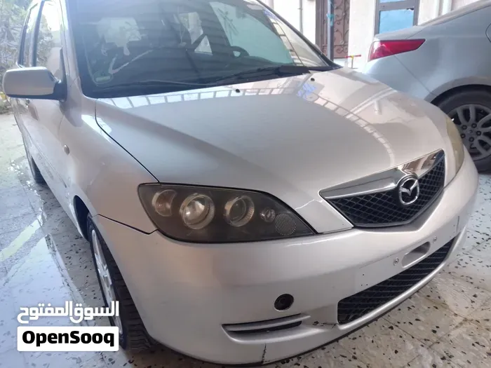 Mazda 2 2007 photo 2