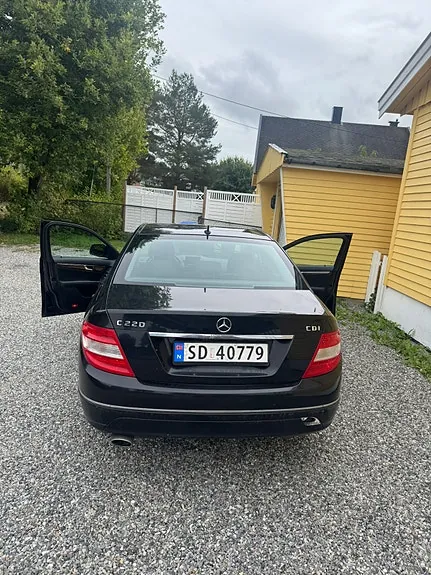 Mercedes-Benz C220 D 2007 photo 2