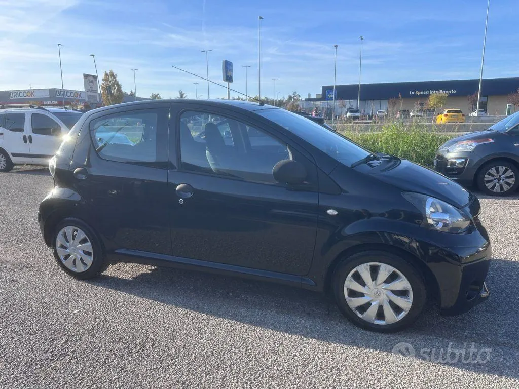 Toyota Aygo 2013 photo 5