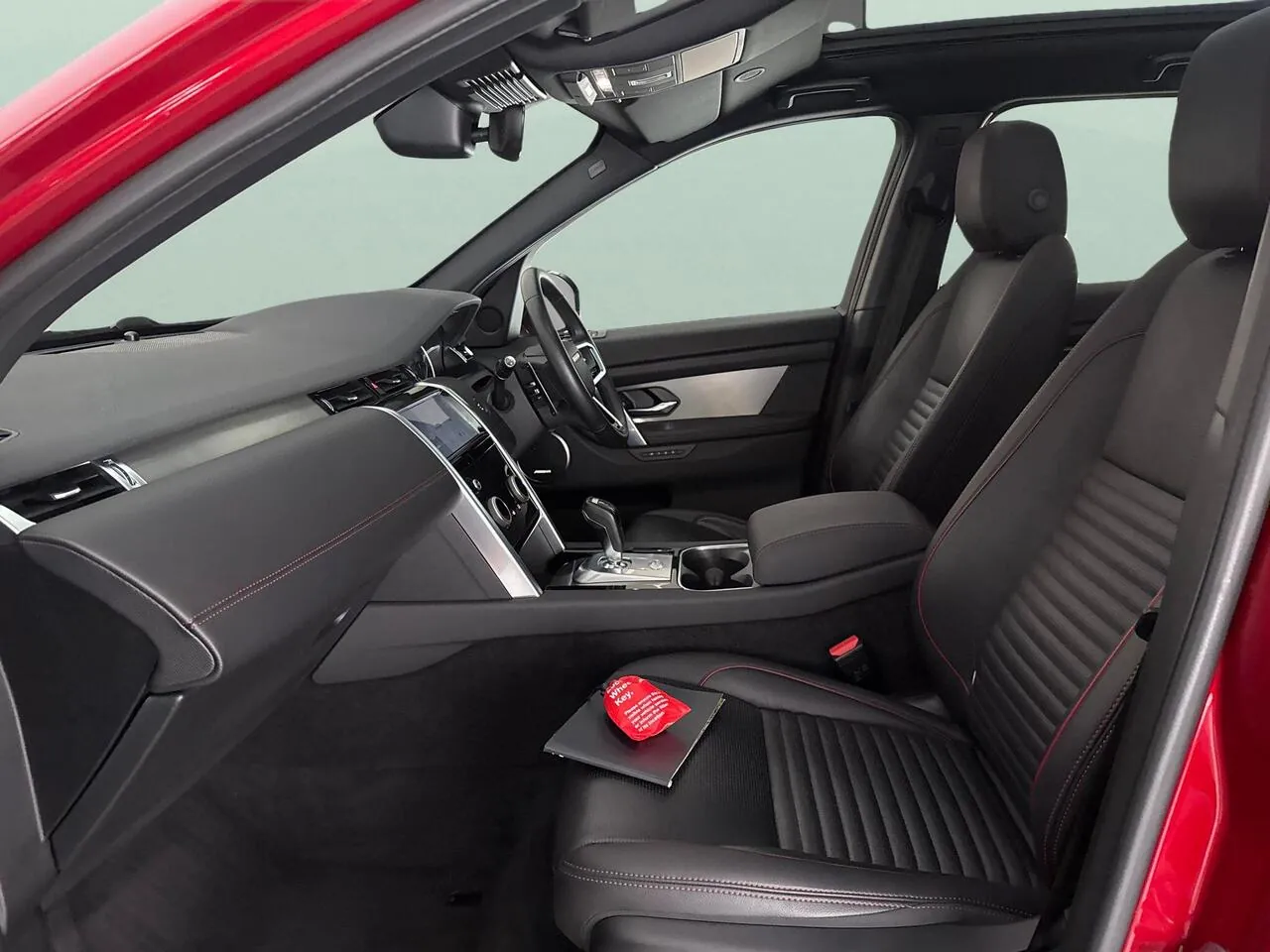 Land Rover Discovery Sport 2022 photo 4