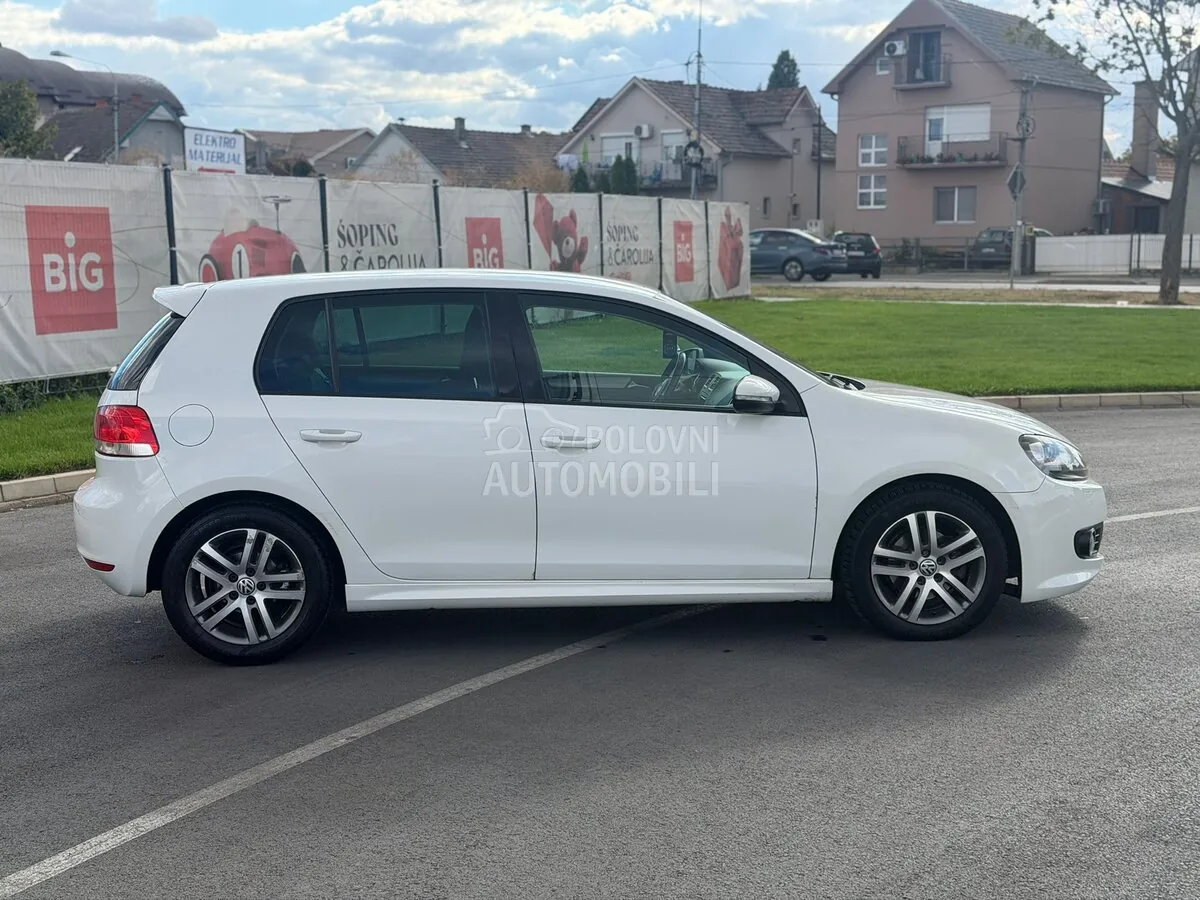 Volkswagen Golf 2010 photo 5