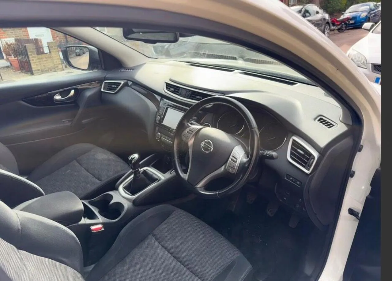 Nissan Qashqai 2015 photo 2