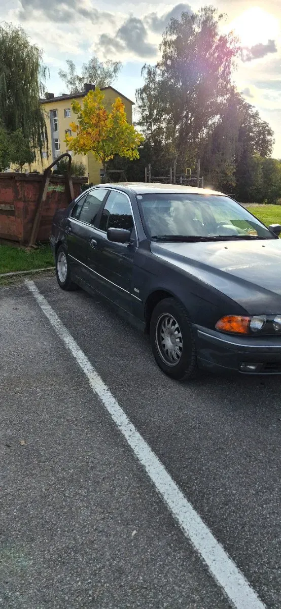 BMW 5 Series 1999 photo 2