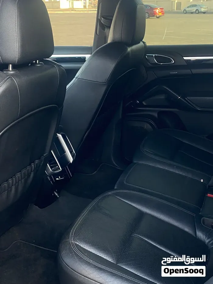 Porsche Cayenne 2012 photo 4