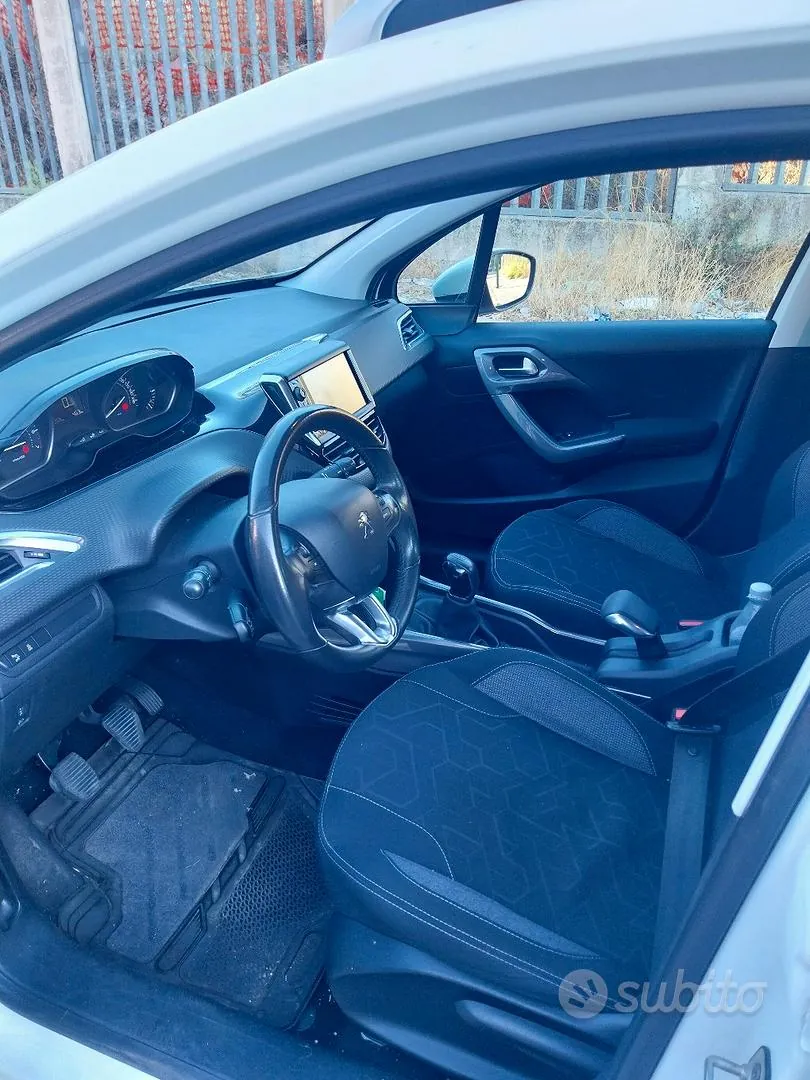 Peugeot 2008 2016 photo 5