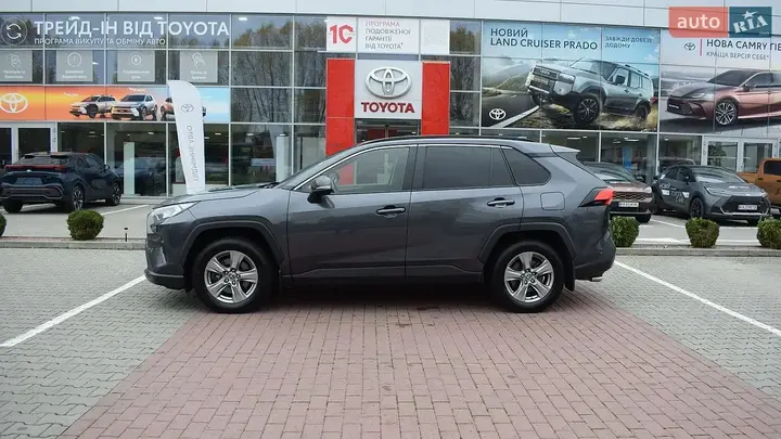 Toyota Rav4 2023 photo 3