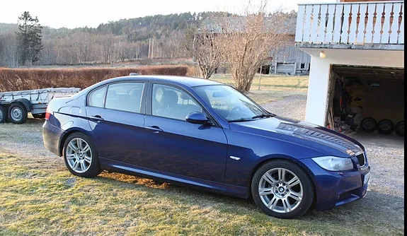 BMW 318D 2008 photo 2