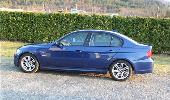 BMW 318D 2008 photo 3