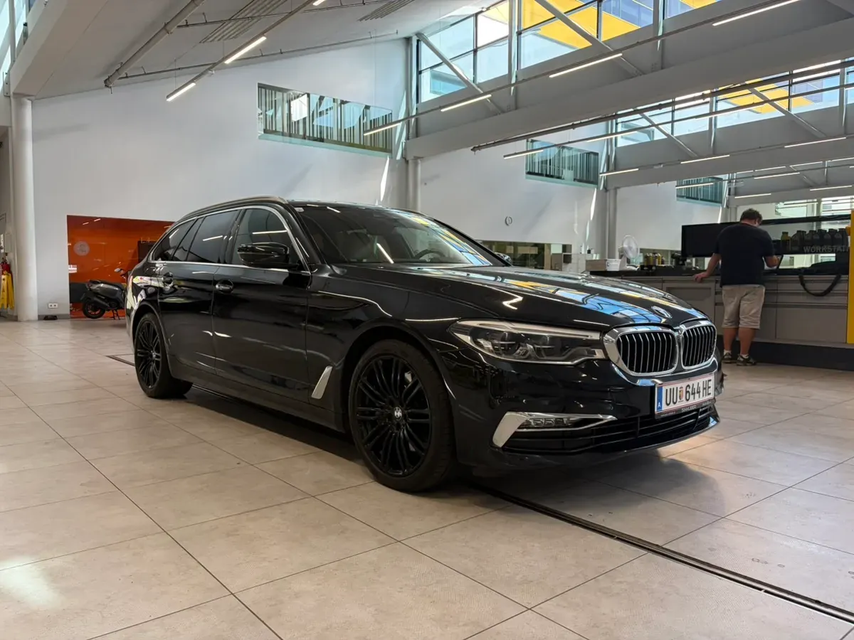 BMW 5 Series 2018 photo 2