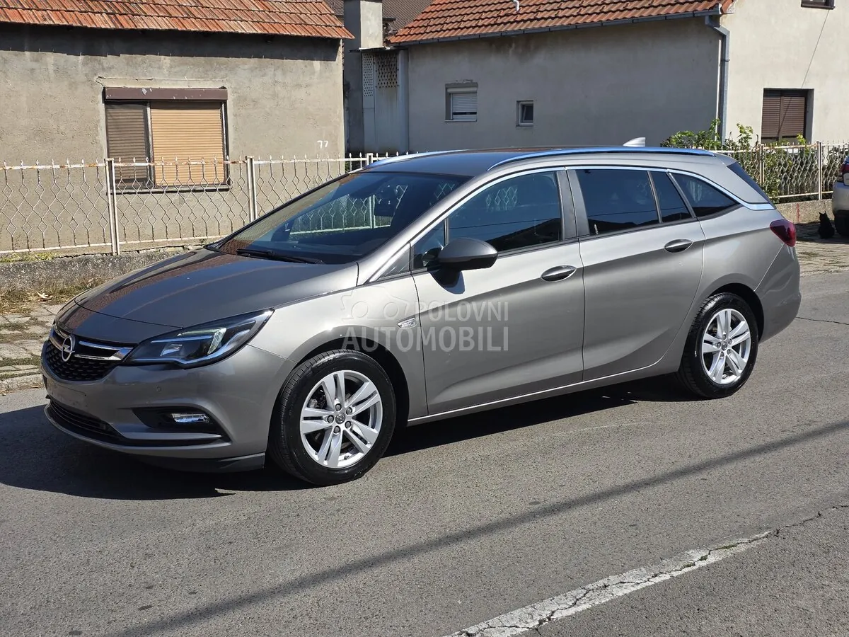 Opel Astra K 2017 photo 2