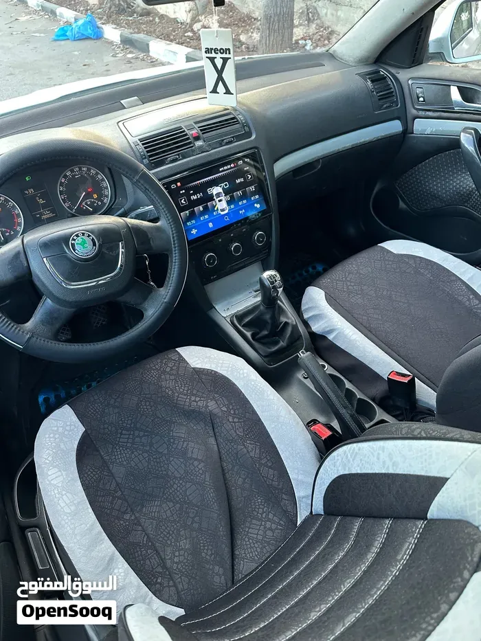 Skoda Octavia 2012 photo 4