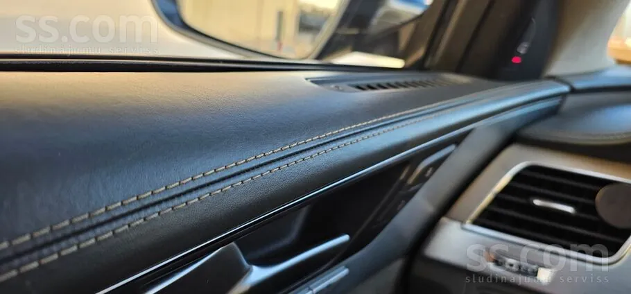 Audi A8 2015 photo 4