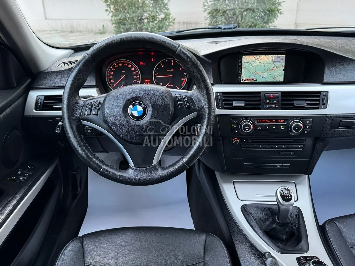 BMW 320 2012 photo 2