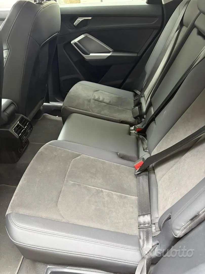 Audi Q3 2022 photo 2