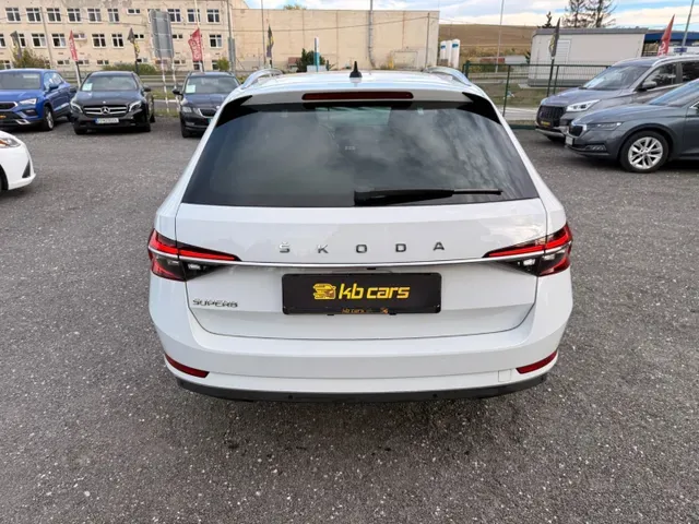 Skoda Superb Combi 2022 photo 3