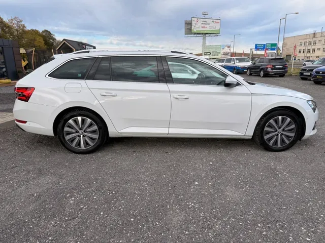 Skoda Superb Combi 2022 photo 4