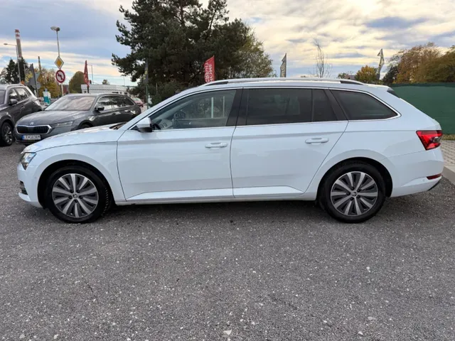 Skoda Superb Combi 2022 photo 2