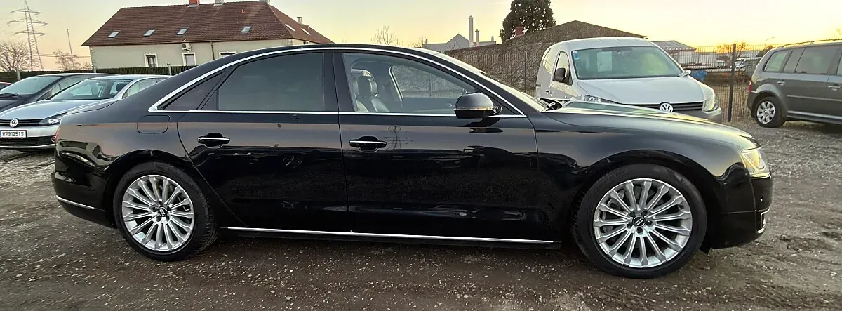 Audi A8 2016 photo 2