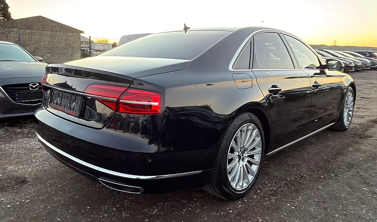 Audi A8 2016 photo 3