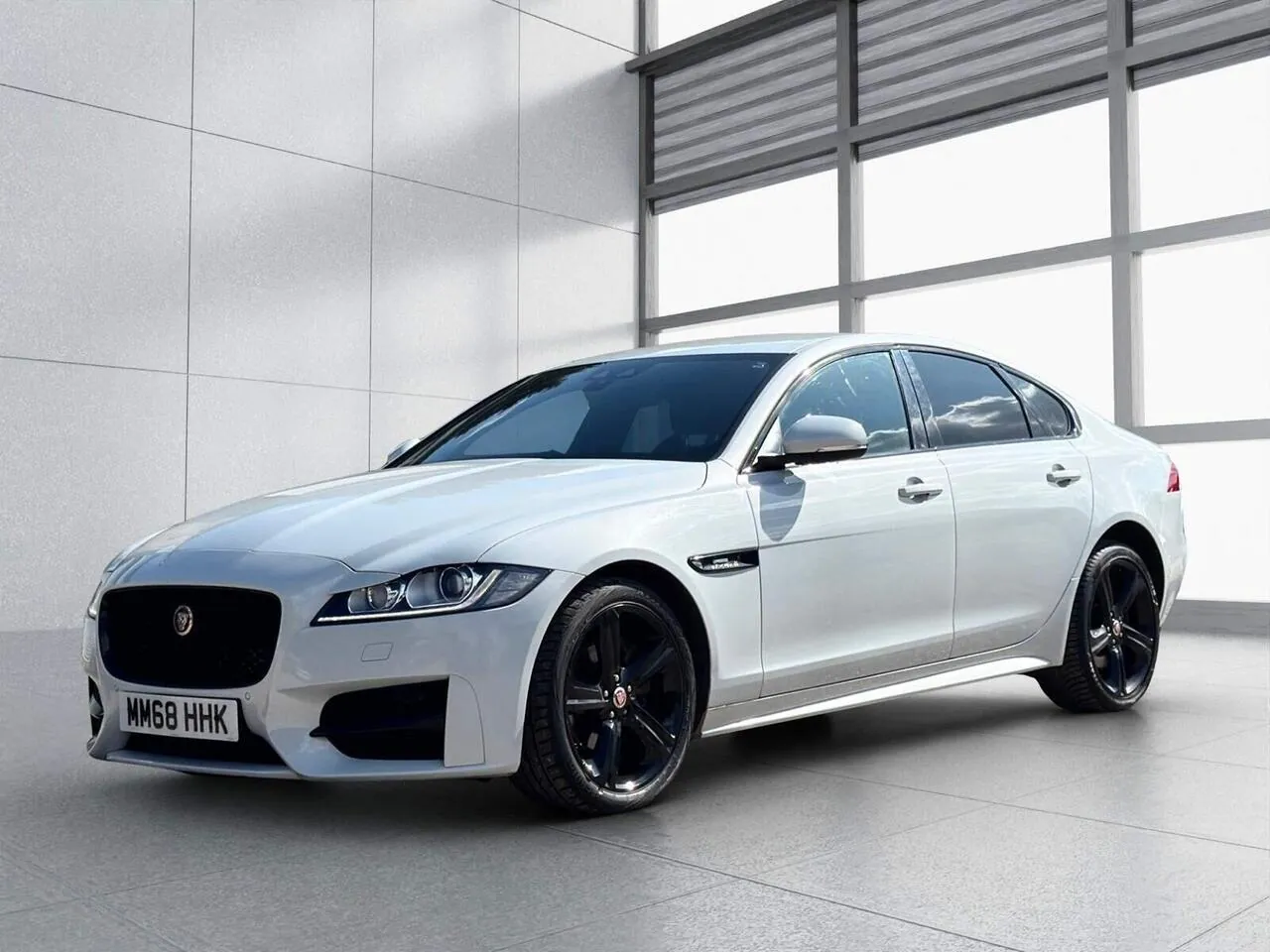 Jaguar Xf 2018 photo 4