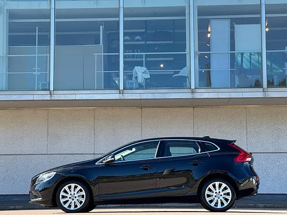 Volvo V40 2016 photo 2