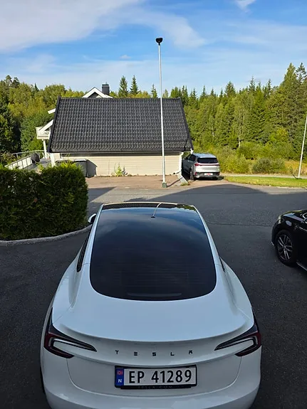 Tesla Model 3 2026 photo 4