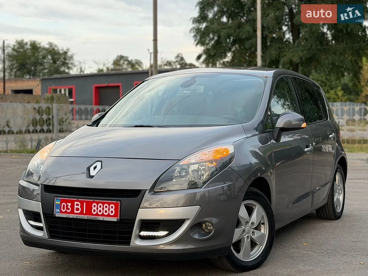 Renault Scenic 2010 photo 4