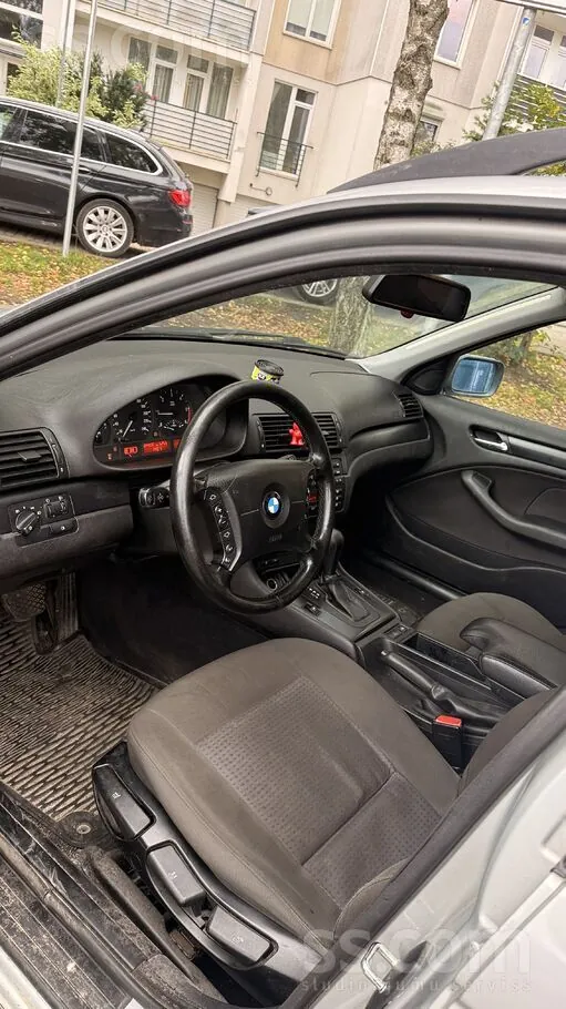 BMW 318 2003 photo 4