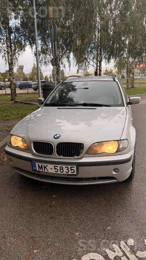 BMW 318 2003 photo 2