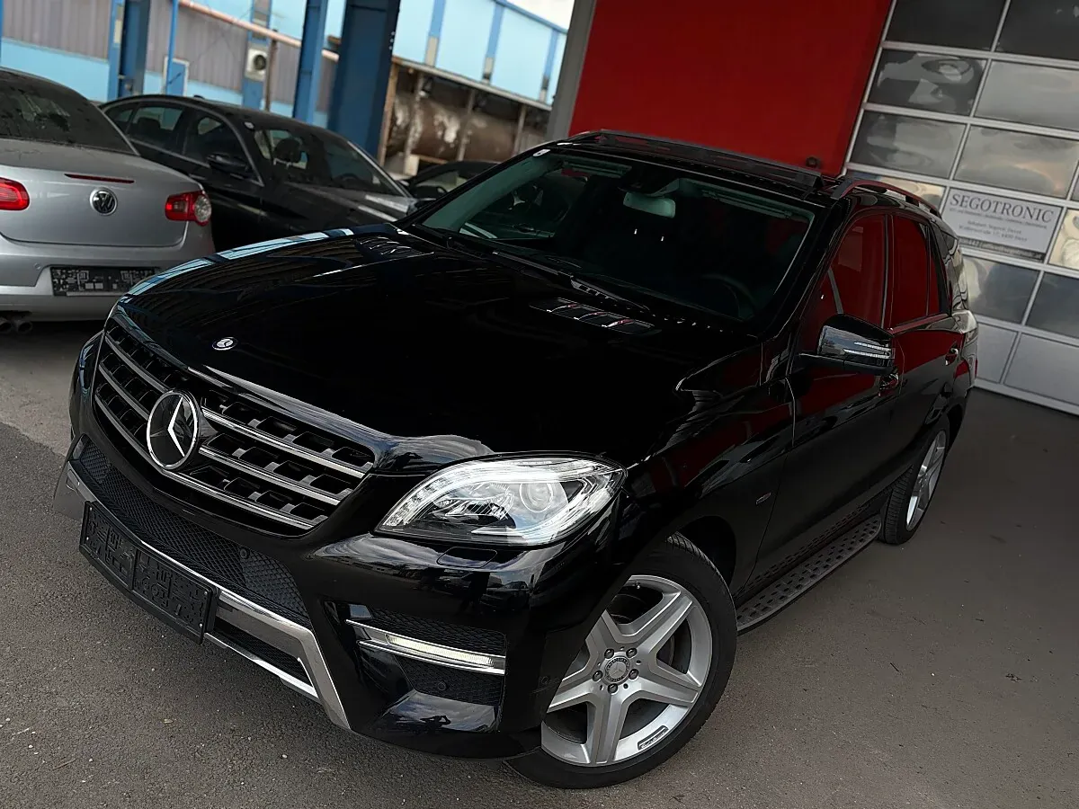 Mercedes-Benz M-Class 2012 photo 2