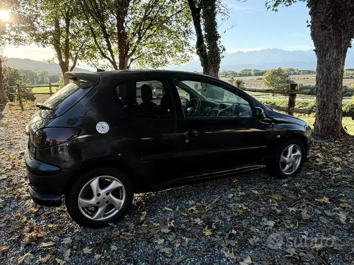 Peugeot 206 2003 photo 3