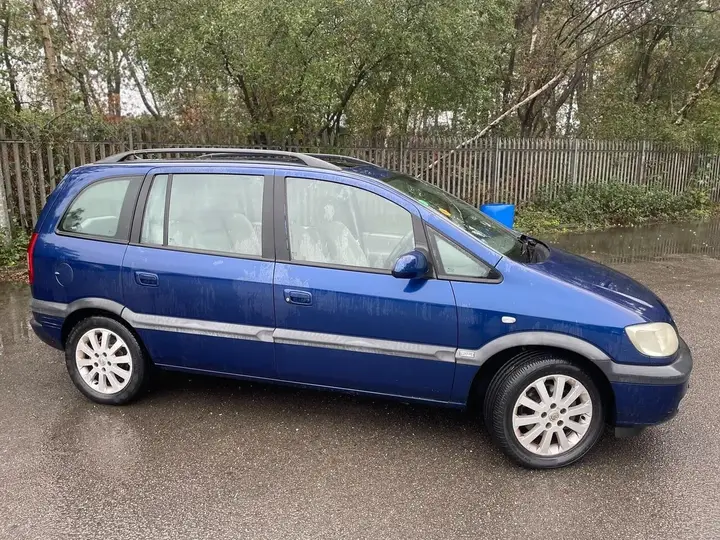 Vauxhall Zafira 2003 photo 2