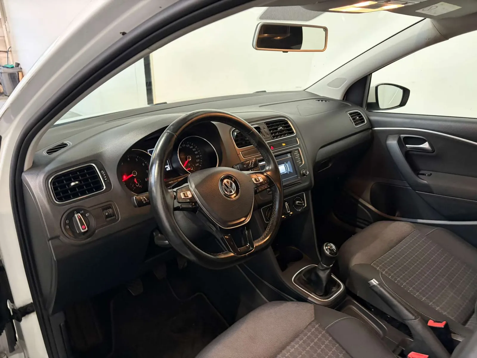 Volkswagen Polo 2016 photo 4