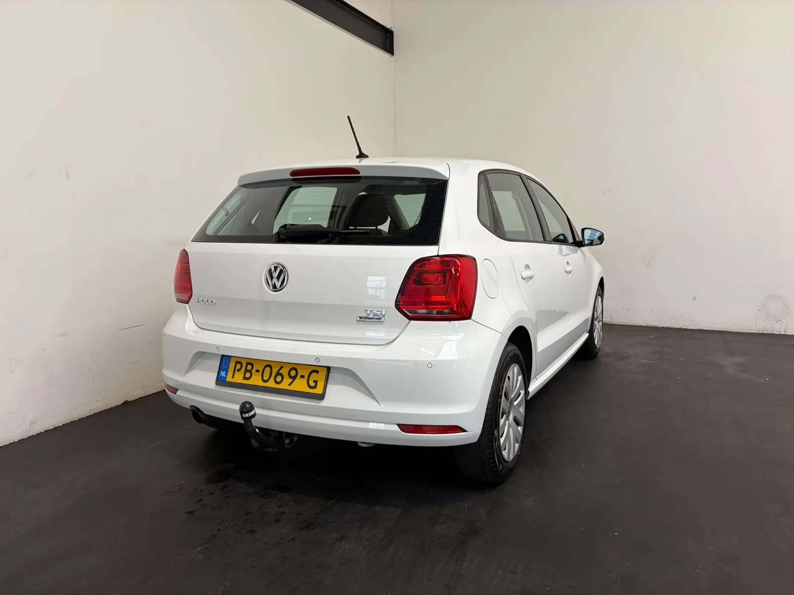 Volkswagen Polo 2016 photo 2