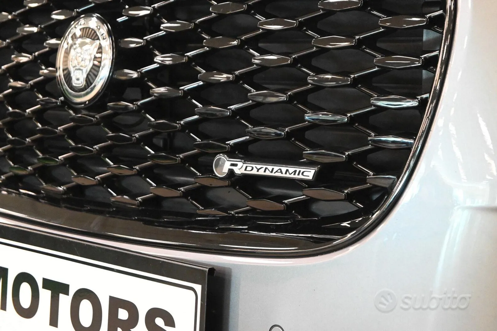 Jaguar E-Pace 2023 photo 4