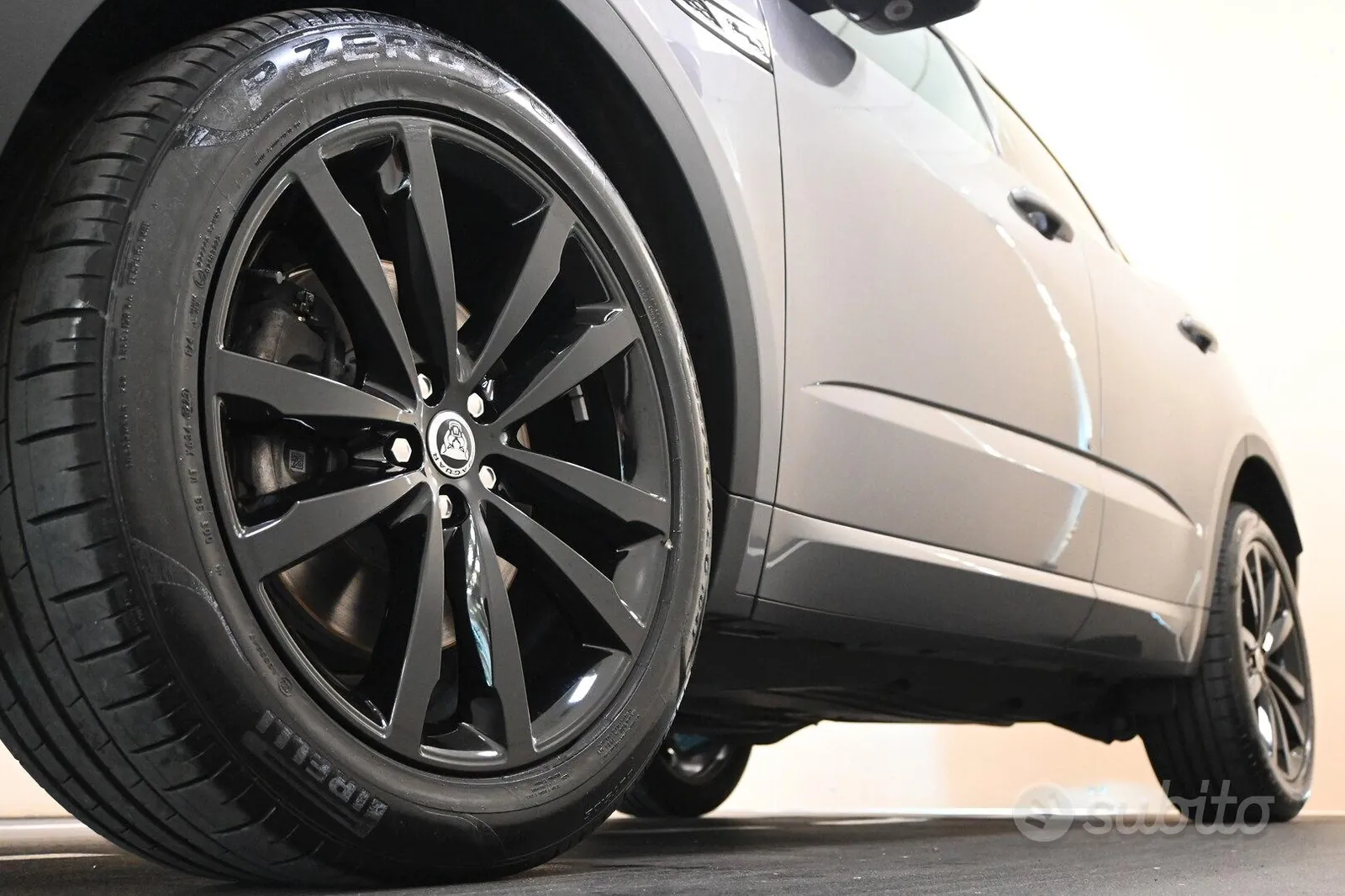 Jaguar E-Pace 2023 photo 5