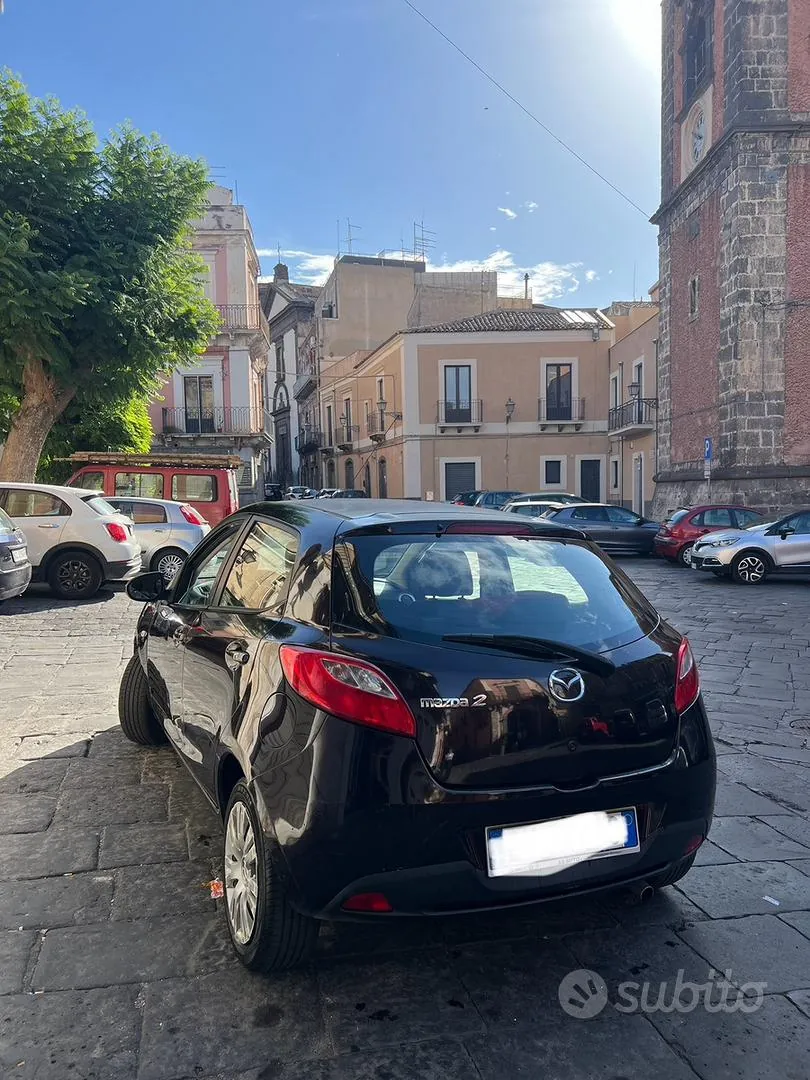 Mazda 2 2009 photo 3