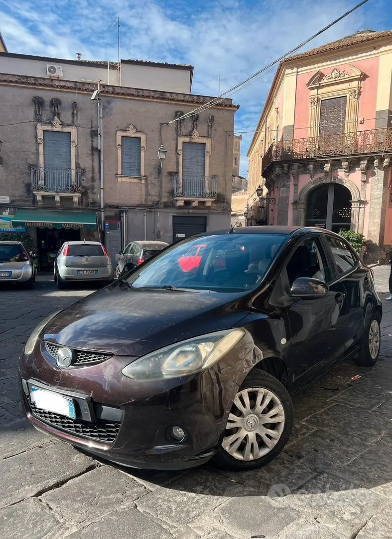 Mazda 2 2009 photo 5