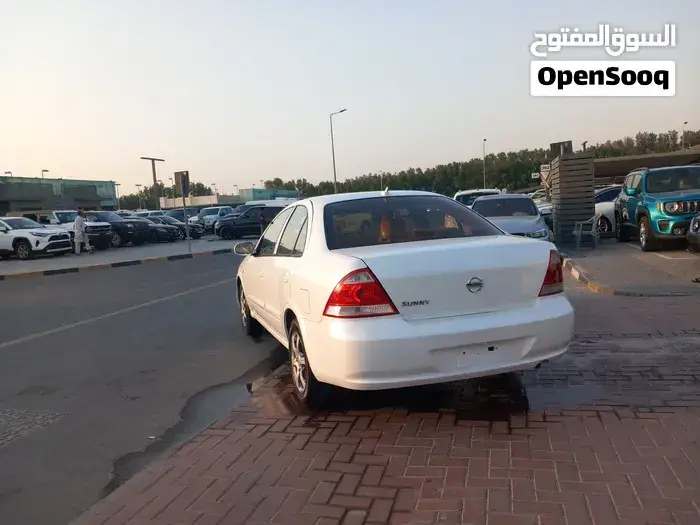 Nissan Sunny 2012 photo 4