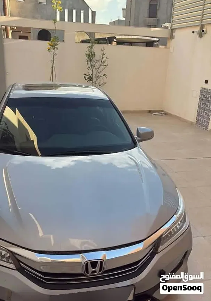 Honda Accord 2017 photo 2