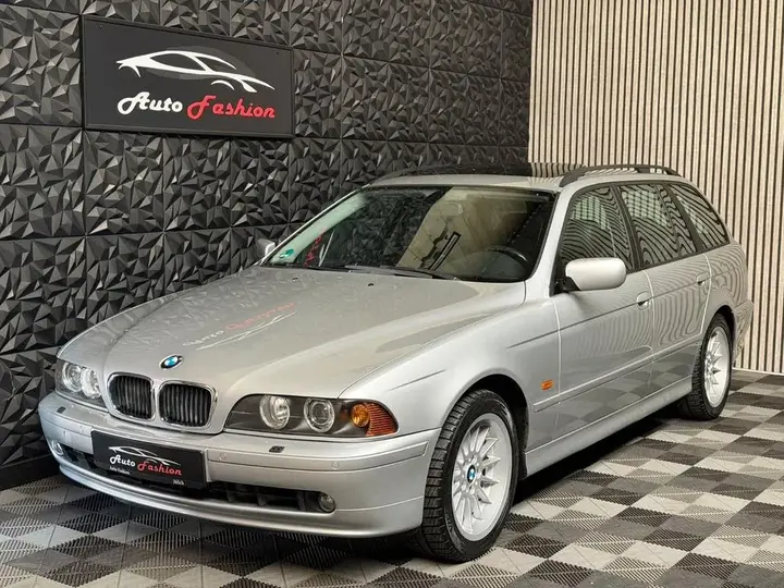 BMW 525I