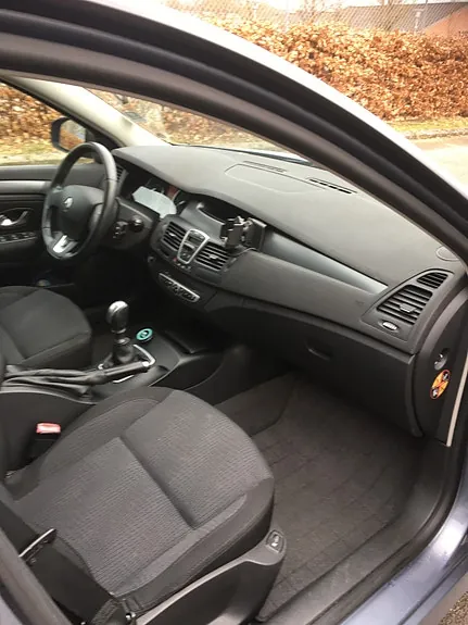 Renault Laguna 2009 photo 4