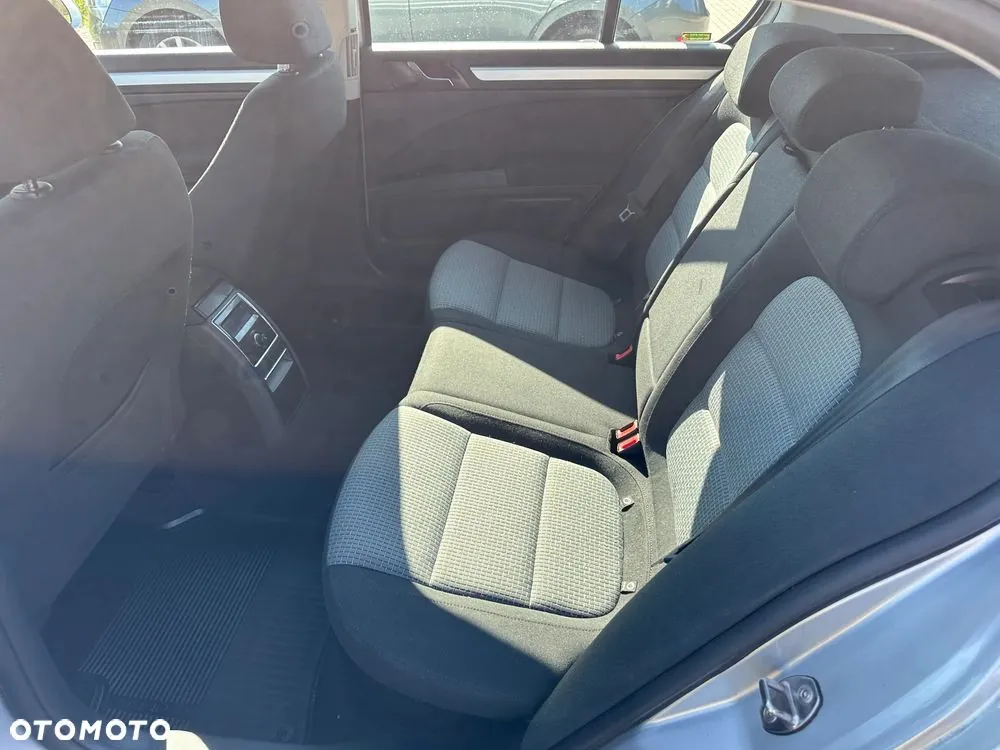 Skoda Superb 2013 photo 5
