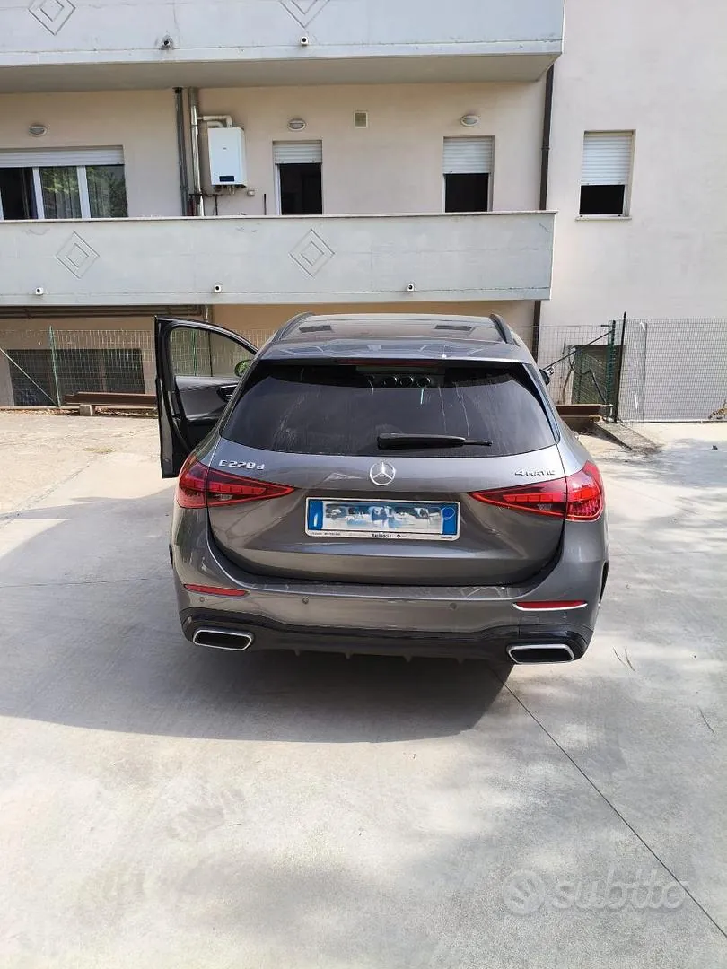 Mercedes-Benz C-Class 2024 photo 3