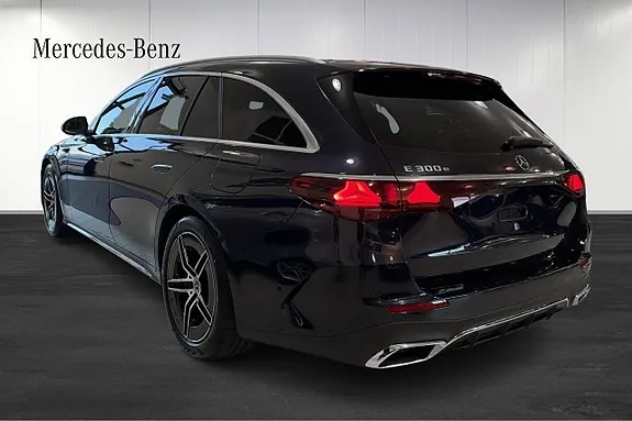 Mercedes-Benz E300 2026 photo 3
